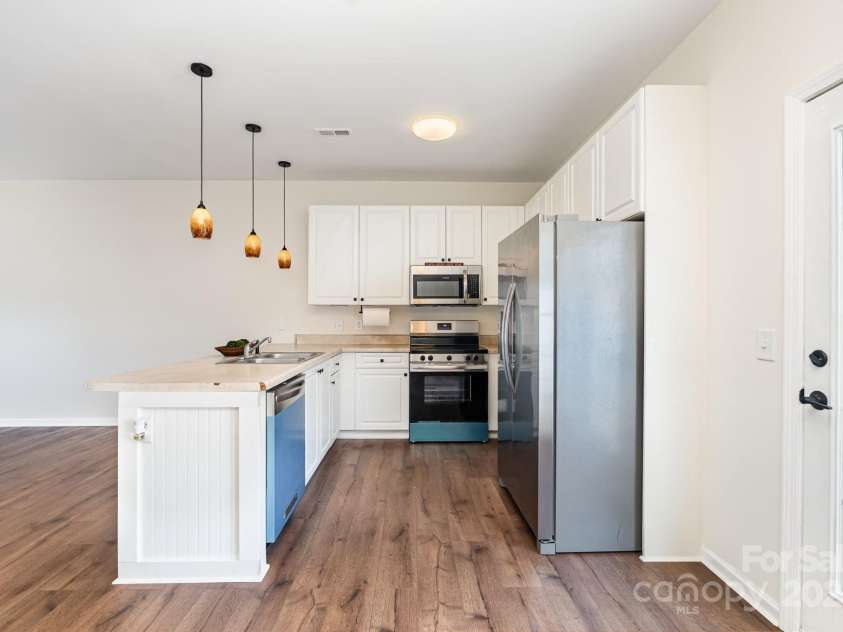 28 Ridgestone Circle, Mauldin, SC 29662.  MLS# CAR4273680, YatesRealty ID 26294. 