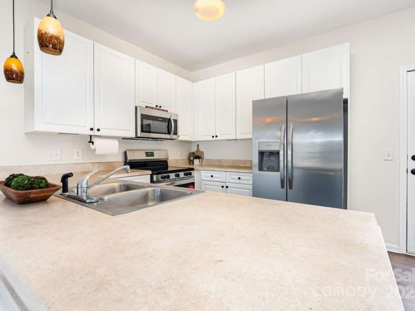 28 Ridgestone Circle, Mauldin, SC 29662.  MLS# CAR4273680, YatesRealty ID 26294. 