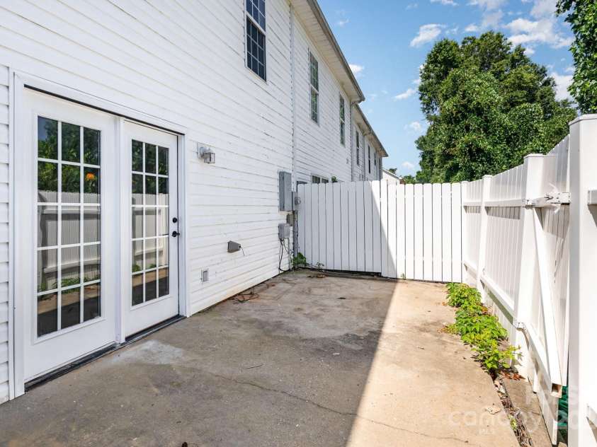 28 Ridgestone Circle, Mauldin, SC 29662.  MLS# CAR4273680, YatesRealty ID 26294. 