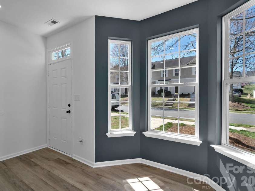8131 Kings Creek Drive, Charlotte, NC 28273.  MLS# CAR4354756, YatesRealty ID 26295. 