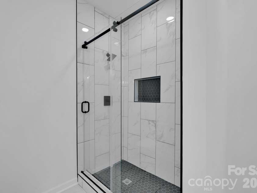 8131 Kings Creek Drive, Charlotte, NC 28273.  MLS# CAR4354756, YatesRealty ID 26295. 