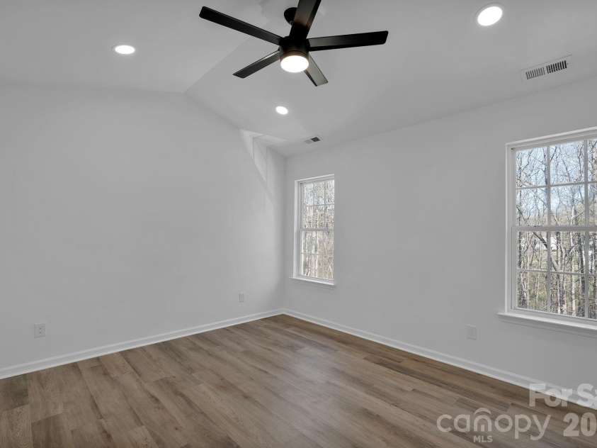 8131 Kings Creek Drive, Charlotte, NC 28273.  MLS# CAR4354756, YatesRealty ID 26295. 
