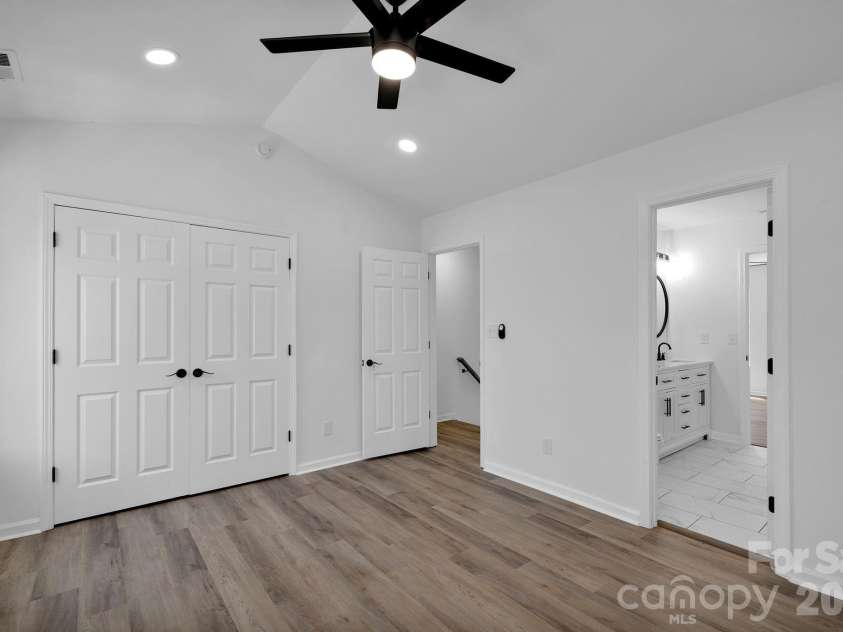 8131 Kings Creek Drive, Charlotte, NC 28273.  MLS# CAR4354756, YatesRealty ID 26295. 