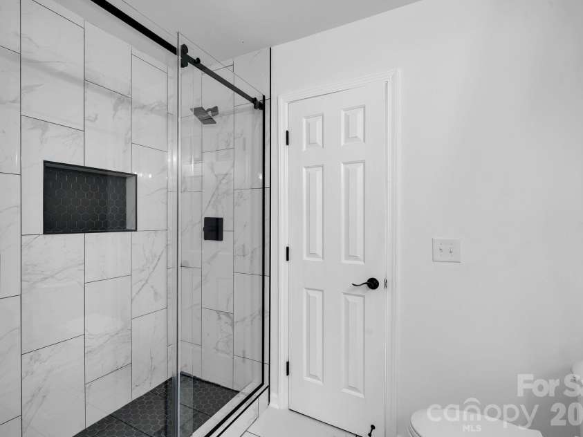 8131 Kings Creek Drive, Charlotte, NC 28273.  MLS# CAR4354756, YatesRealty ID 26295. 