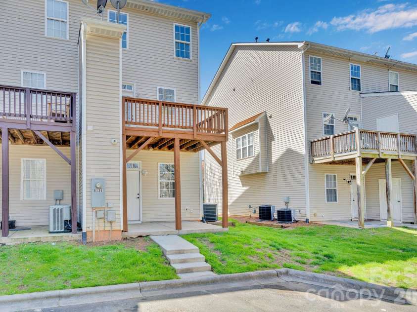 8131 Kings Creek Drive, Charlotte, NC 28273.  MLS# CAR4354756, YatesRealty ID 26295. 