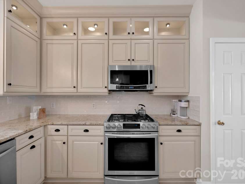 7912 Village Harbor Drive, Cornelius, NC 28031.  MLS# CAR4356040, YatesRealty ID 26296. 