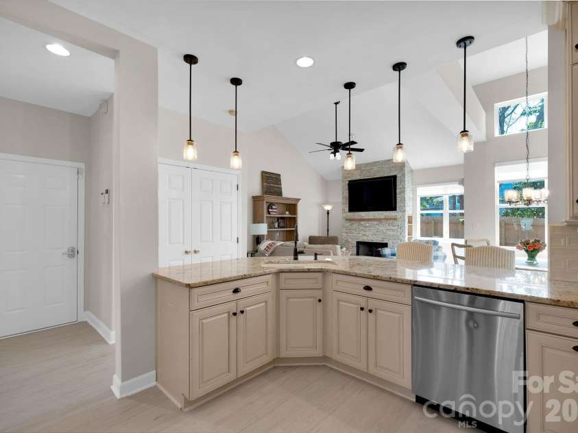 7912 Village Harbor Drive, Cornelius, NC 28031.  MLS# CAR4356040, YatesRealty ID 26296. 