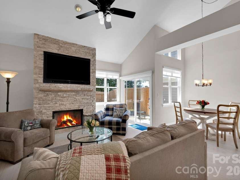 7912 Village Harbor Drive, Cornelius, NC 28031.  MLS# CAR4356040, YatesRealty ID 26296. 