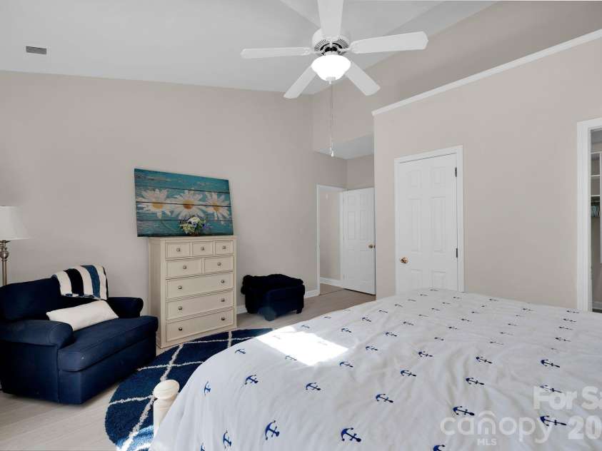 7912 Village Harbor Drive, Cornelius, NC 28031.  MLS# CAR4356040, YatesRealty ID 26296. 