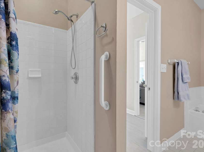 7912 Village Harbor Drive, Cornelius, NC 28031.  MLS# CAR4356040, YatesRealty ID 26296. 
