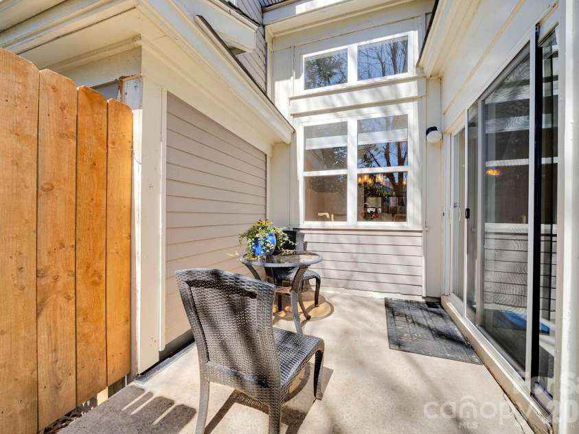 7912 Village Harbor Drive, Cornelius, NC 28031.  MLS# CAR4356040, YatesRealty ID 26296. 