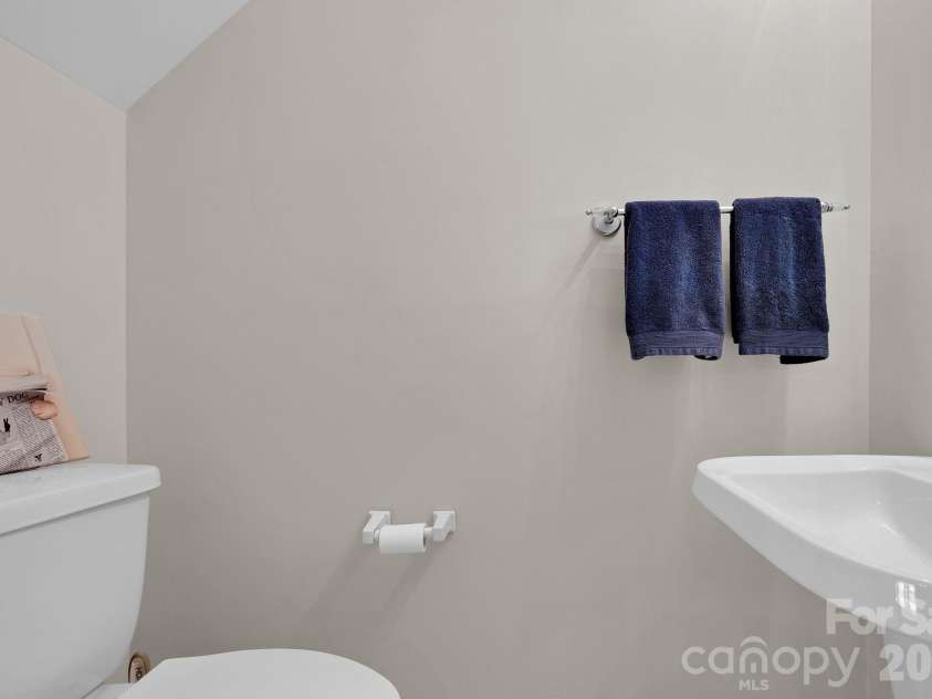 7912 Village Harbor Drive, Cornelius, NC 28031.  MLS# CAR4356040, YatesRealty ID 26296. 
