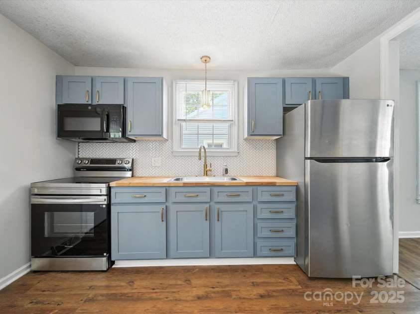 187 1/2 End Street, Chester, SC 29706.  MLS# CAR4272518, YatesRealty ID 26298. 