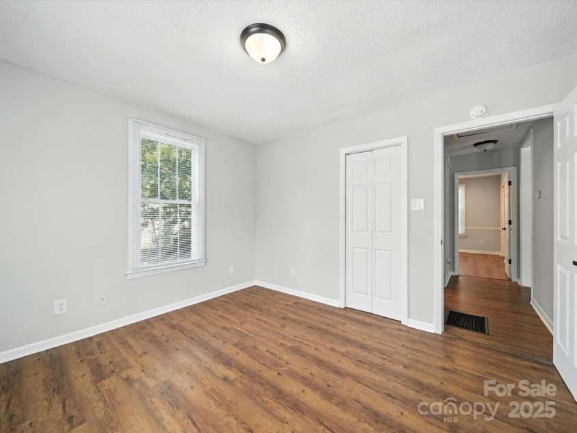 187 1/2 End Street, Chester, SC 29706.  MLS# CAR4272518, YatesRealty ID 26298. 