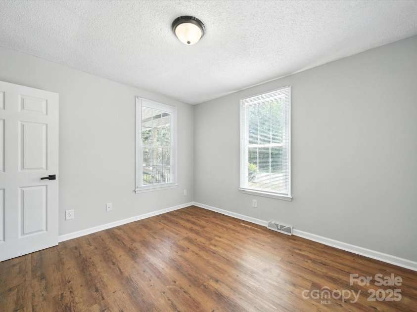 187 1/2 End Street, Chester, SC 29706.  MLS# CAR4272518, YatesRealty ID 26298. 