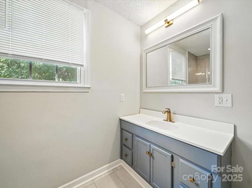 187 1/2 End Street, Chester, SC 29706.  MLS# CAR4272518, YatesRealty ID 26298. 