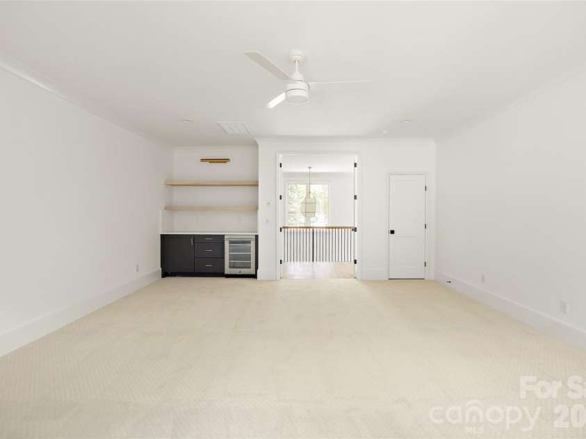 4628 Water Oak Road, Charlotte, NC 28211.  MLS# CAR4354112, YatesRealty ID 26299. 
