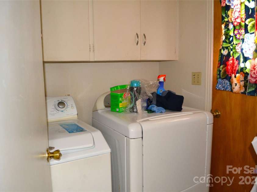 405 Wesley Heights Drive, Albemarle, NC 28001.  MLS# CAR4272842, YatesRealty ID 263. Laundry room