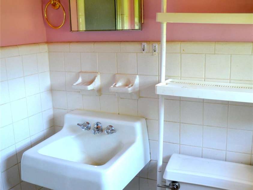 405 Wesley Heights Drive, Albemarle, NC 28001.  MLS# CAR4272842, YatesRealty ID 263. Master bathroom