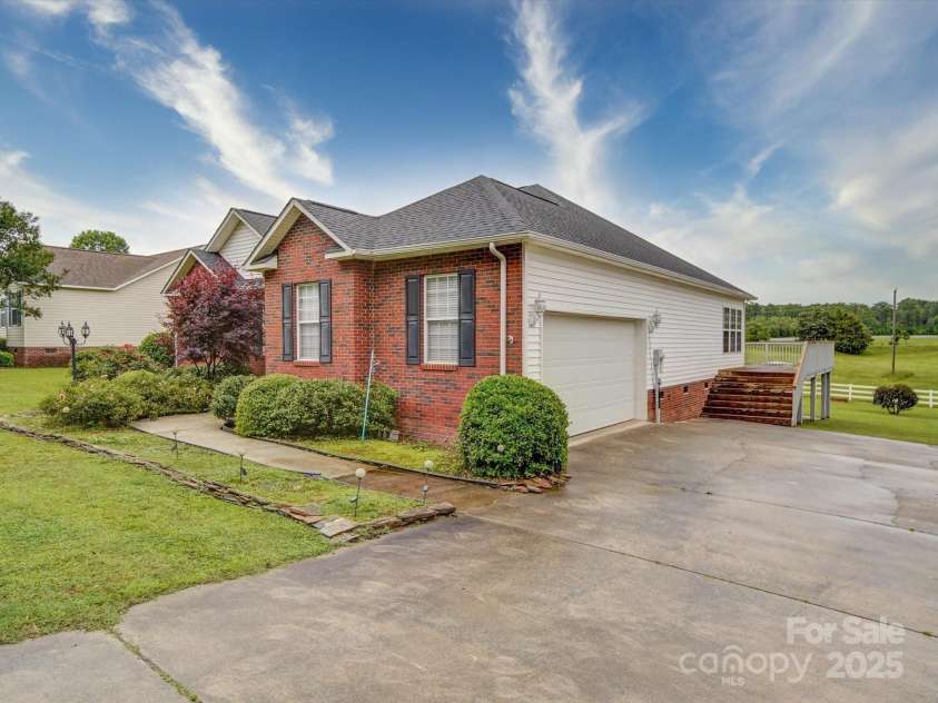 2547 Bill Thompson Road, Lancaster, SC 29720.  MLS# CAR4254372, YatesRealty ID 26300. 