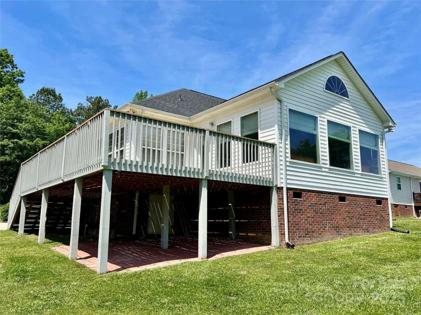 2547 Bill Thompson Road, Lancaster, SC 29720.  MLS# CAR4254372, YatesRealty ID 26300. 