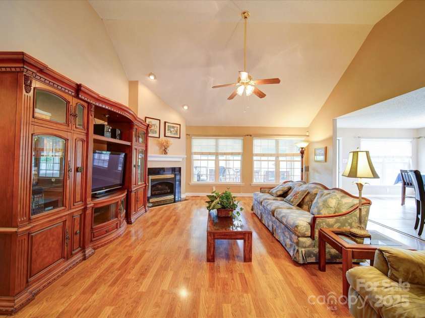 2547 Bill Thompson Road, Lancaster, SC 29720.  MLS# CAR4254372, YatesRealty ID 26300. 