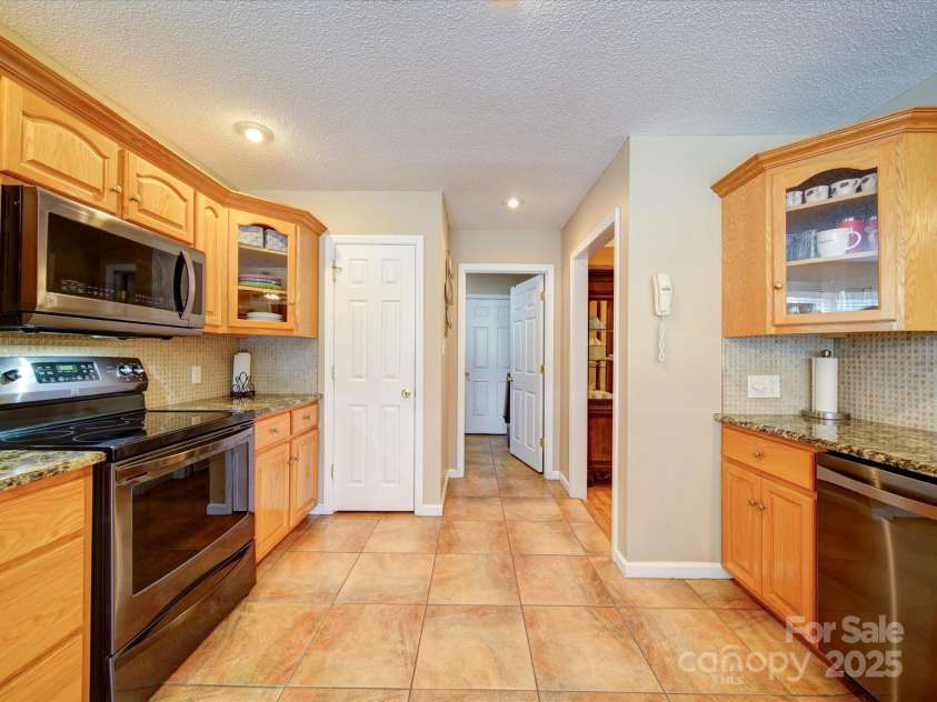 2547 Bill Thompson Road, Lancaster, SC 29720.  MLS# CAR4254372, YatesRealty ID 26300. 