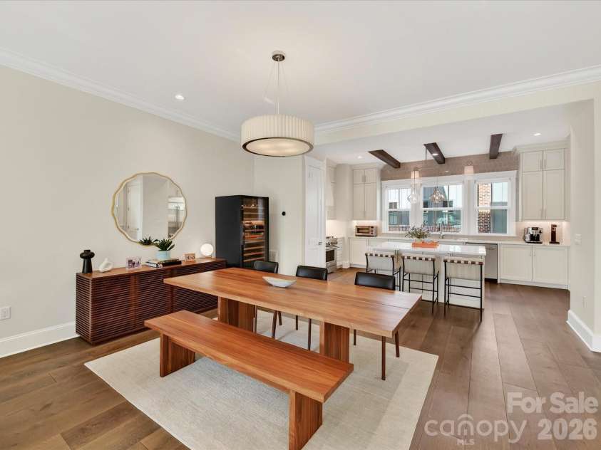 3074 Selwyn Avenue, Charlotte, NC 28209.  MLS# CAR4366300, YatesRealty ID 26301. 