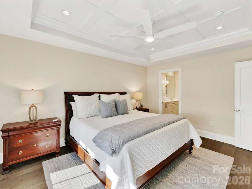 3074 Selwyn Avenue, Charlotte, NC 28209.  MLS# CAR4366300, YatesRealty ID 26301. 