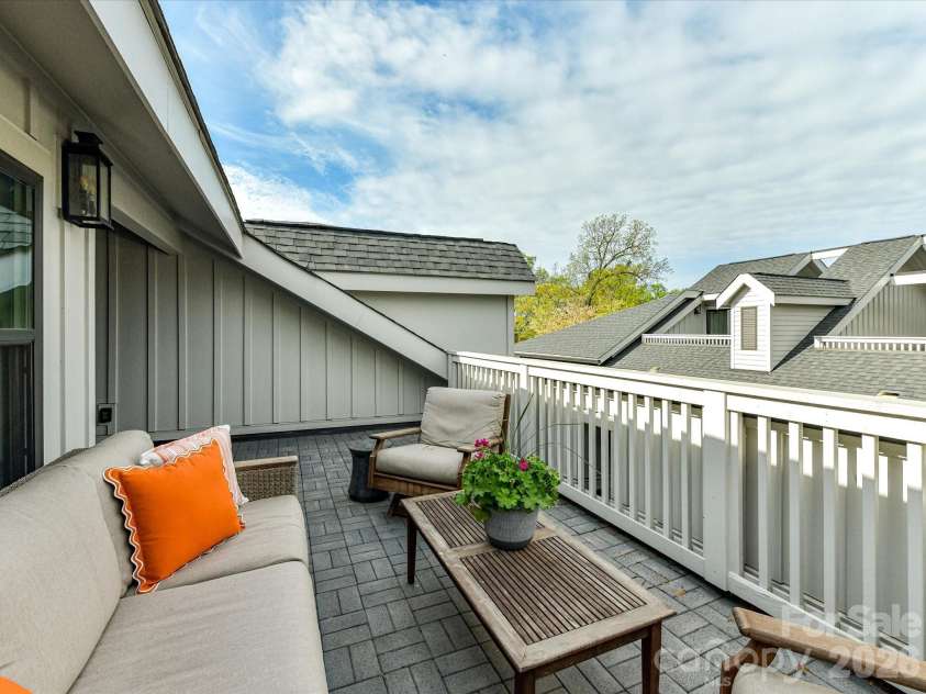3074 Selwyn Avenue, Charlotte, NC 28209.  MLS# CAR4366300, YatesRealty ID 26301. 
