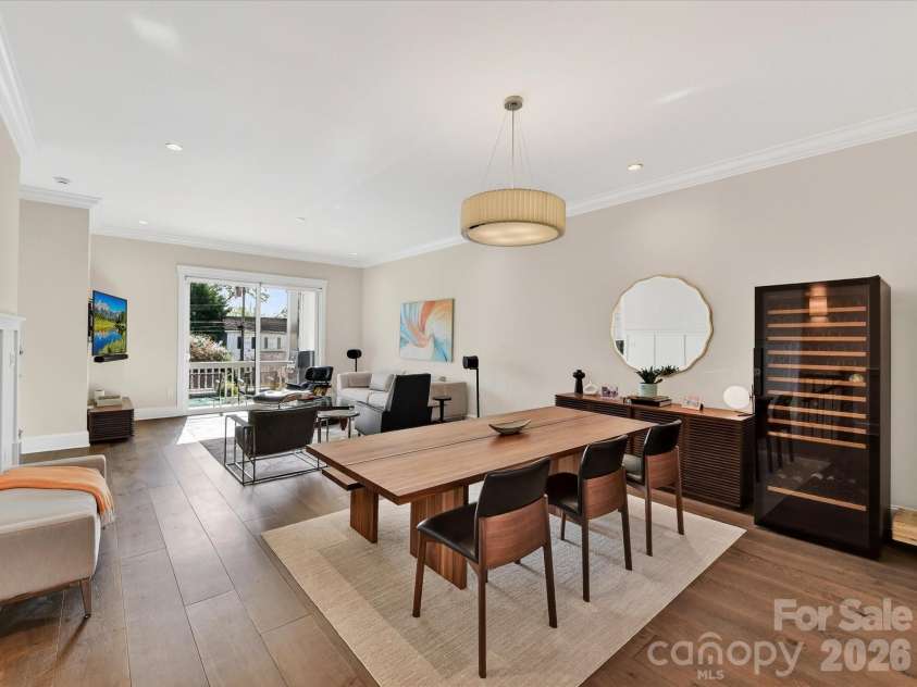 3074 Selwyn Avenue, Charlotte, NC 28209.  MLS# CAR4366300, YatesRealty ID 26301. Dining area