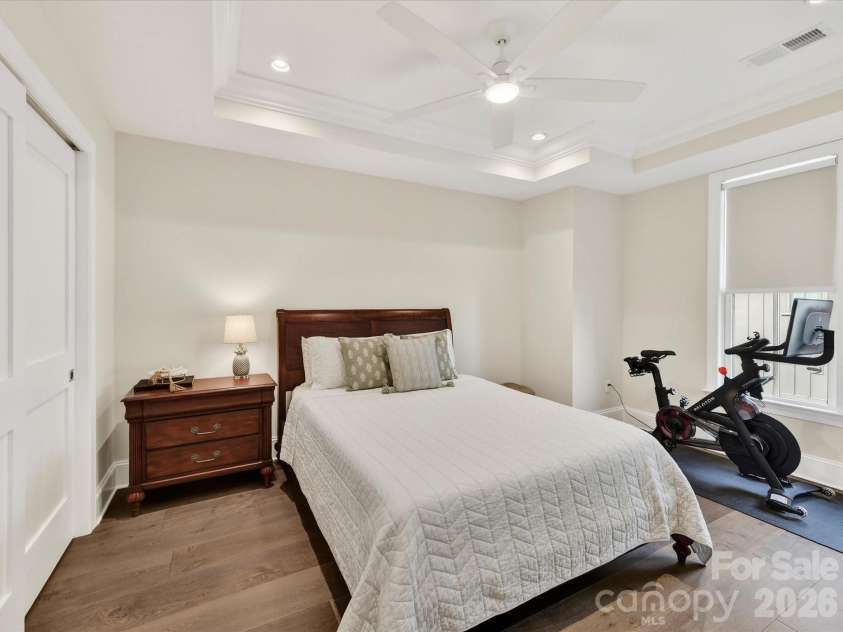 3074 Selwyn Avenue, Charlotte, NC 28209.  MLS# CAR4366300, YatesRealty ID 26301. Guest room - level 3