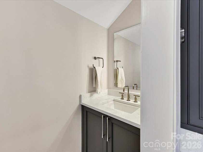 3074 Selwyn Avenue, Charlotte, NC 28209.  MLS# CAR4366300, YatesRealty ID 26301. Half bath upper level