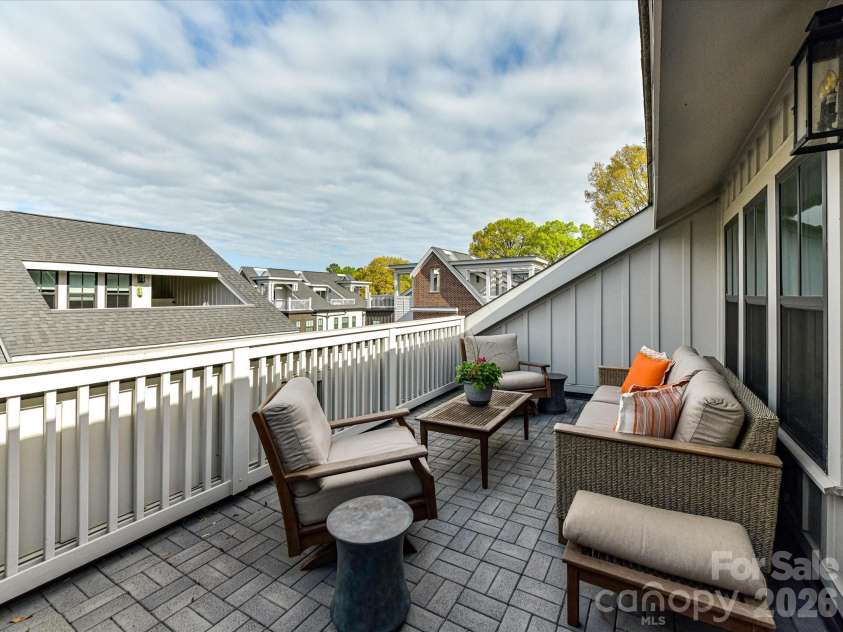 3074 Selwyn Avenue, Charlotte, NC 28209.  MLS# CAR4366300, YatesRealty ID 26301. Rooftop terrace