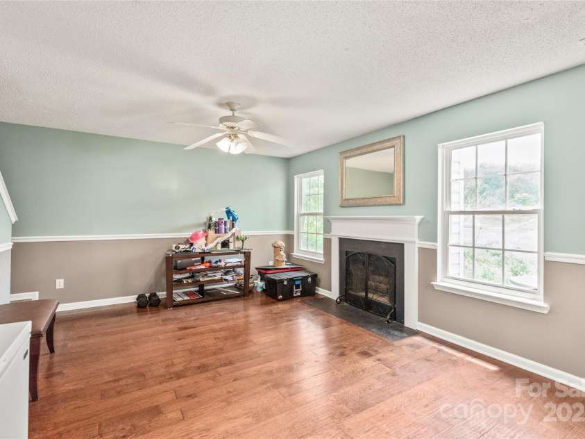 1276 Winding Path Road, Clover, SC 29710.  MLS# CAR4272522, YatesRealty ID 26302. Great Room