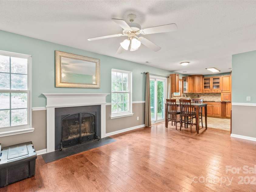 1276 Winding Path Road, Clover, SC 29710.  MLS# CAR4272522, YatesRealty ID 26302. Great Room