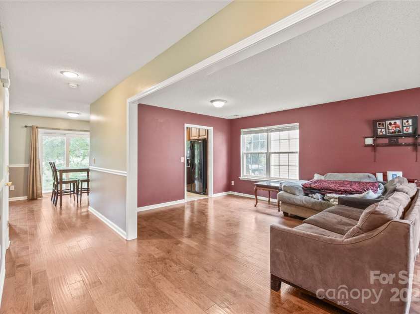 1276 Winding Path Road, Clover, SC 29710.  MLS# CAR4272522, YatesRealty ID 26302. Living Room