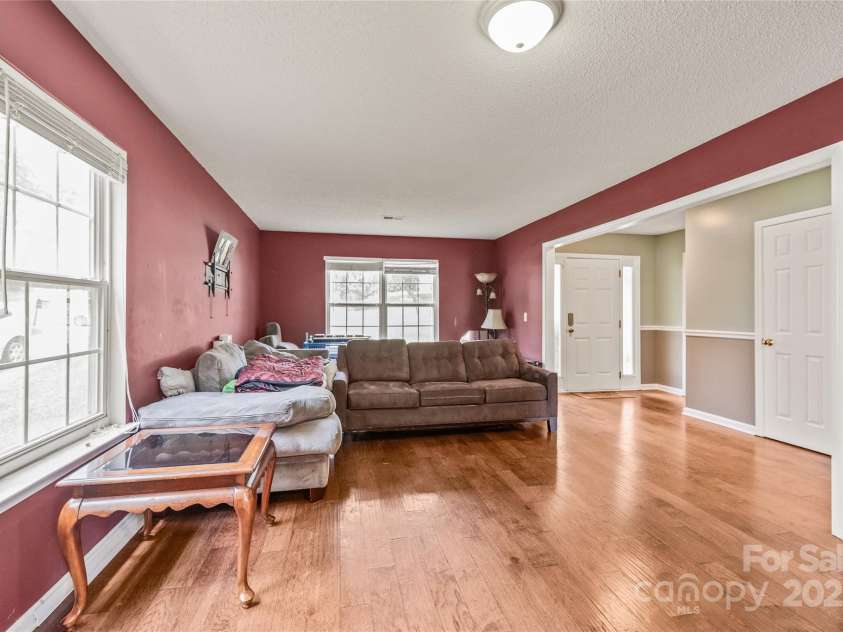 1276 Winding Path Road, Clover, SC 29710.  MLS# CAR4272522, YatesRealty ID 26302. Living Room