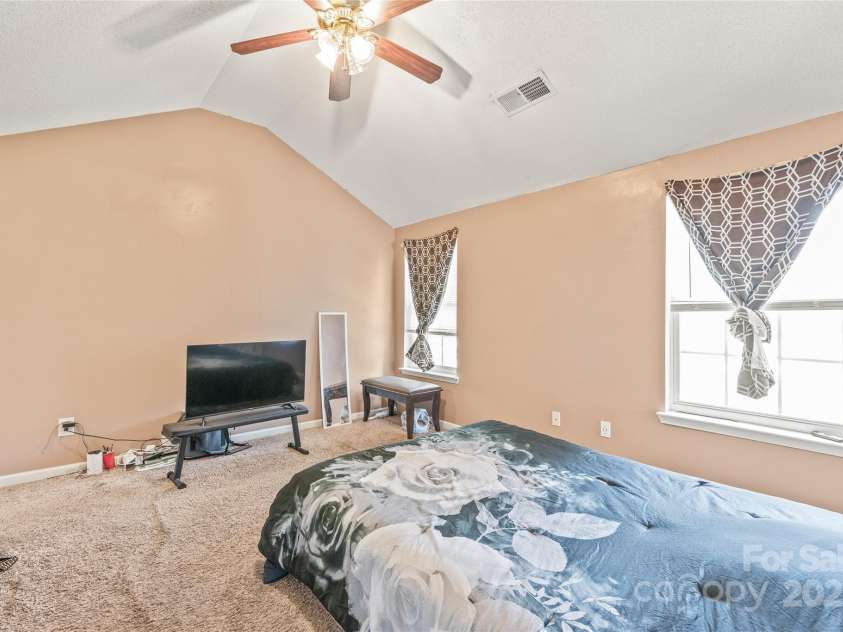 1276 Winding Path Road, Clover, SC 29710.  MLS# CAR4272522, YatesRealty ID 26302. Primary Bedroom