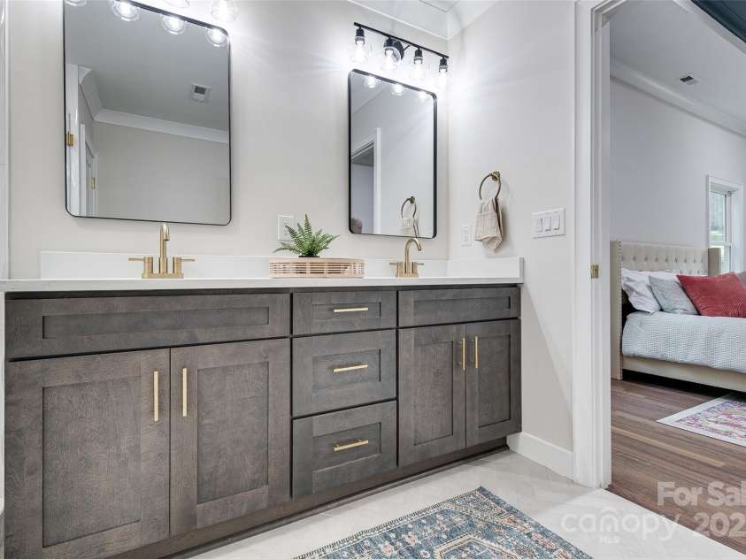 2346 Orton Street, Charlotte, NC 28208.  MLS# CAR4276653, YatesRealty ID 26303. 