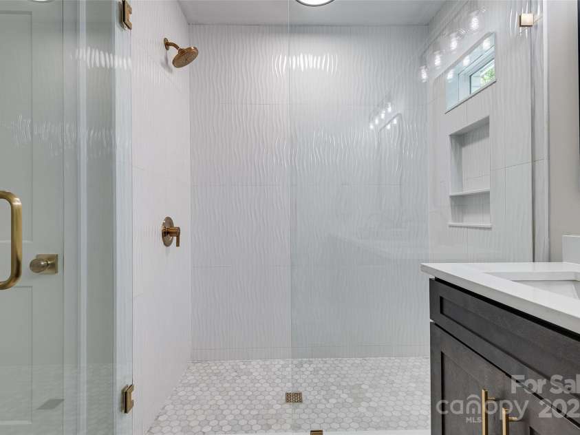 2346 Orton Street, Charlotte, NC 28208.  MLS# CAR4276653, YatesRealty ID 26303. 