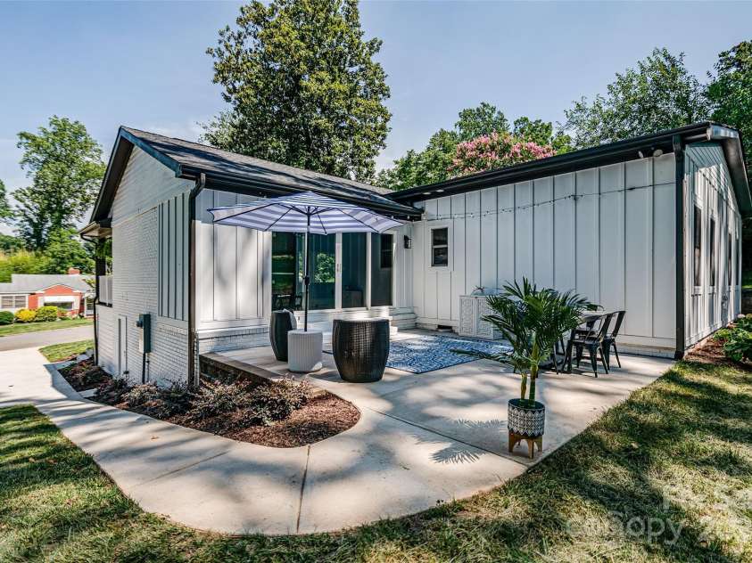 2346 Orton Street, Charlotte, NC 28208.  MLS# CAR4276653, YatesRealty ID 26303. 