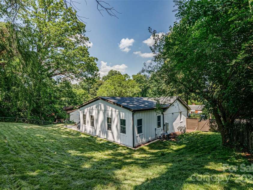 2346 Orton Street, Charlotte, NC 28208.  MLS# CAR4276653, YatesRealty ID 26303. 