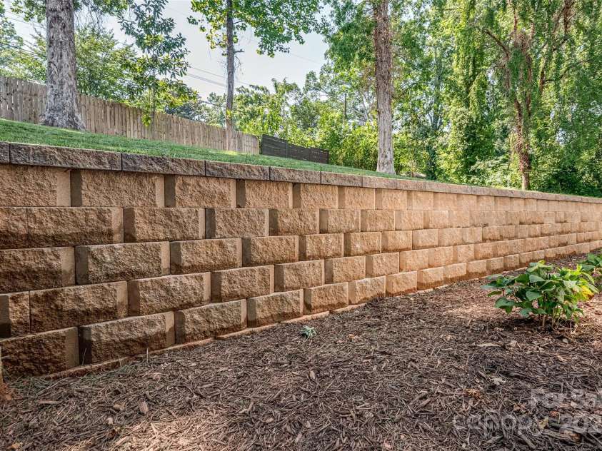 2346 Orton Street, Charlotte, NC 28208.  MLS# CAR4276653, YatesRealty ID 26303. 