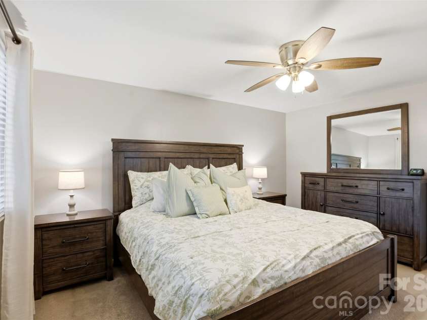 6723 Rollingridge Drive, Charlotte, NC 28211.  MLS# CAR4371178, YatesRealty ID 26303. 