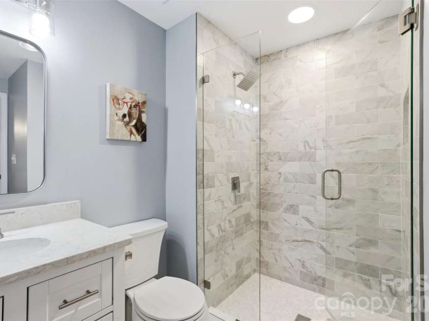 6723 Rollingridge Drive, Charlotte, NC 28211.  MLS# CAR4371178, YatesRealty ID 26303. 