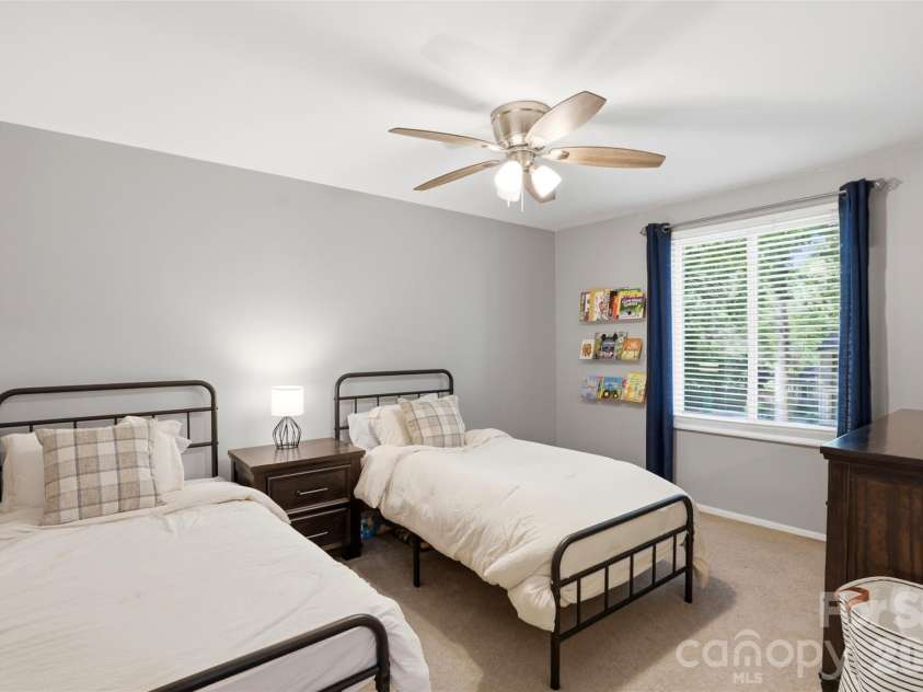 6723 Rollingridge Drive, Charlotte, NC 28211.  MLS# CAR4371178, YatesRealty ID 26303. 