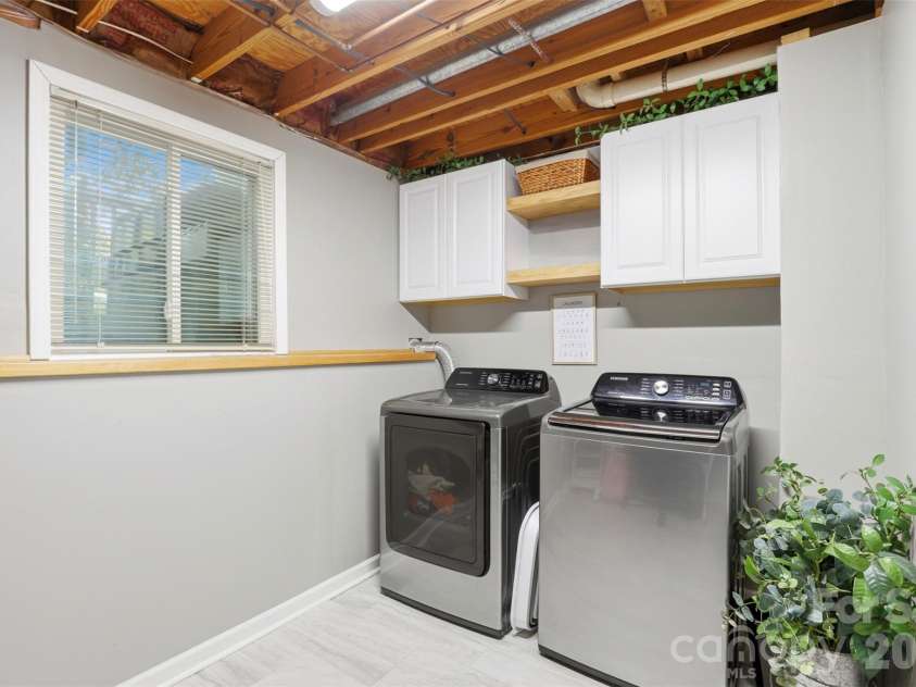 6723 Rollingridge Drive, Charlotte, NC 28211.  MLS# CAR4371178, YatesRealty ID 26303. 