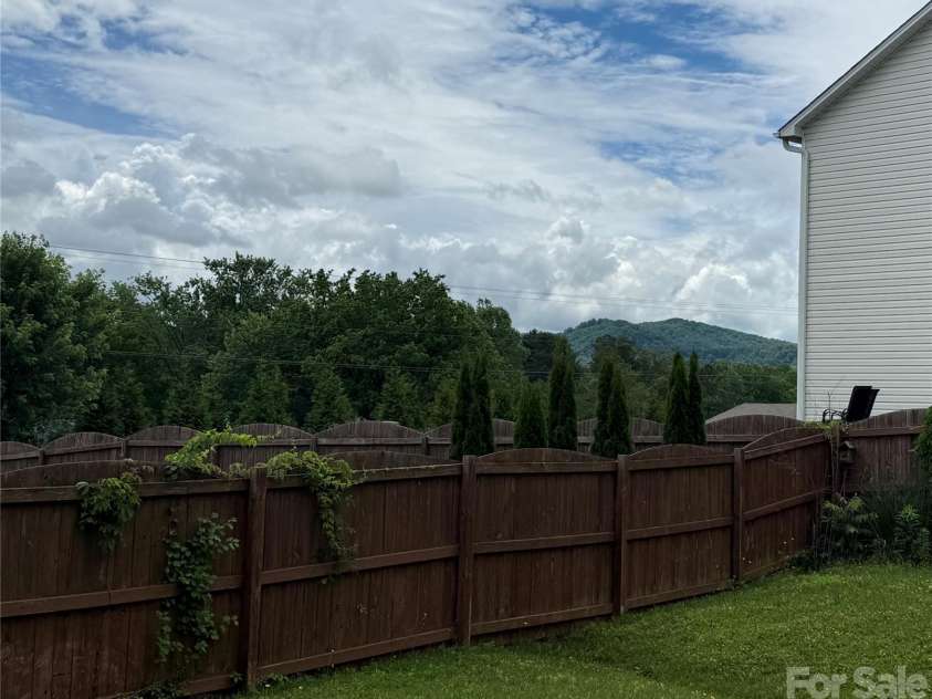 4 Henbit Way, Arden, NC 28704.  MLS# CAR4379562, YatesRealty ID 26306. 