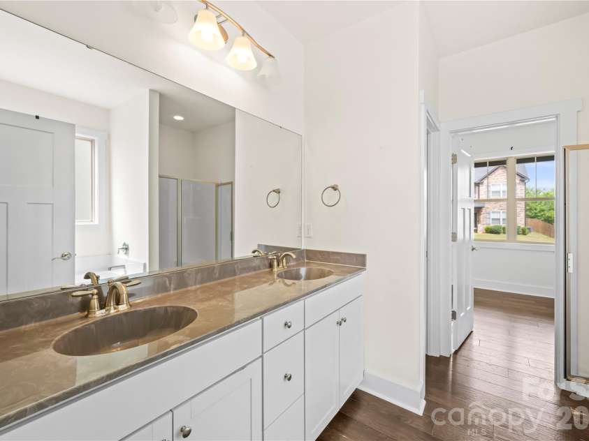 4 Henbit Way, Arden, NC 28704.  MLS# CAR4379562, YatesRealty ID 26306. Owner's Bath